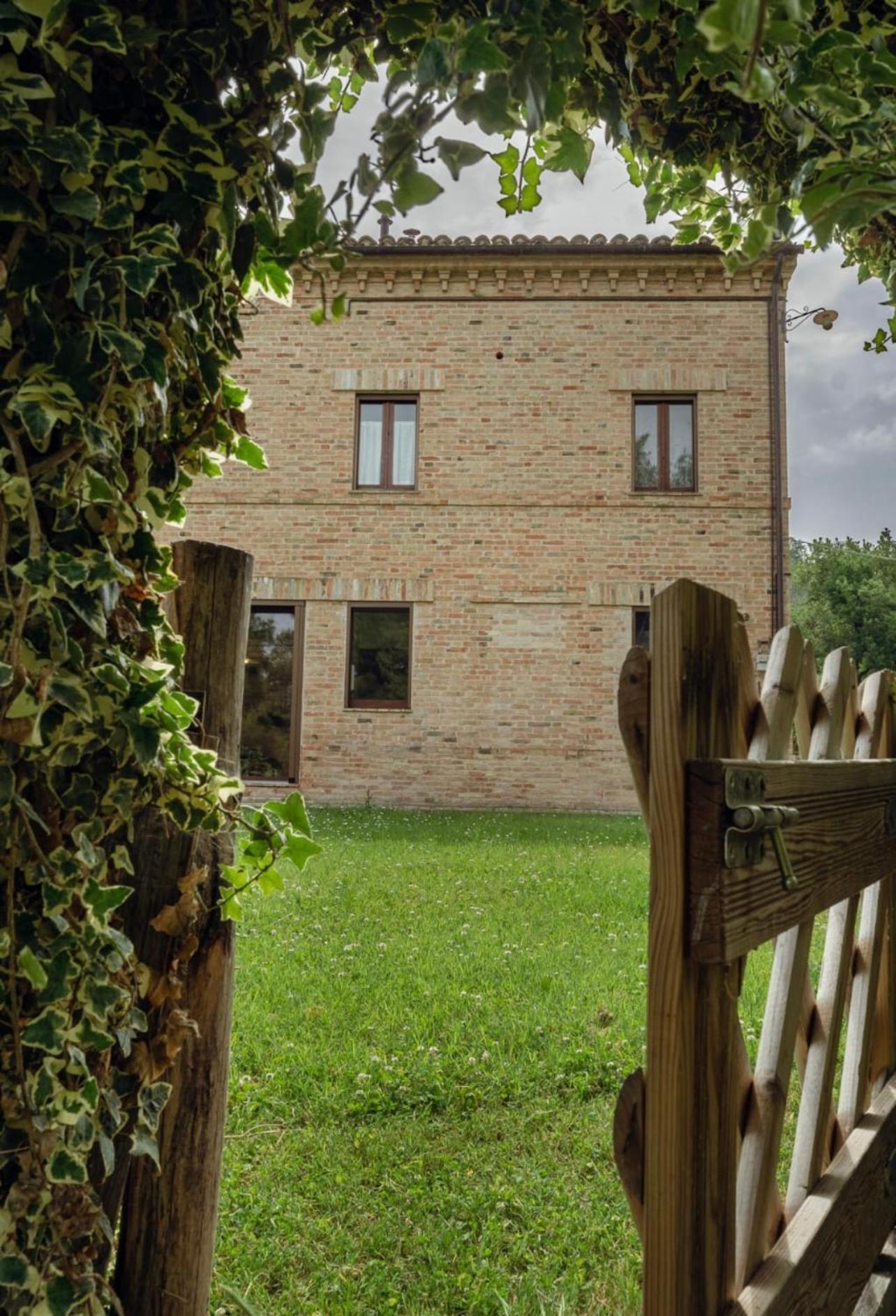 Tenuta Gran Bosco Loro Piceno Bagian luar foto