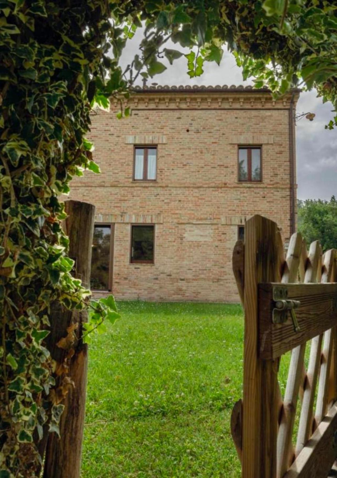 Tenuta Gran Bosco Loro Piceno Bagian luar foto